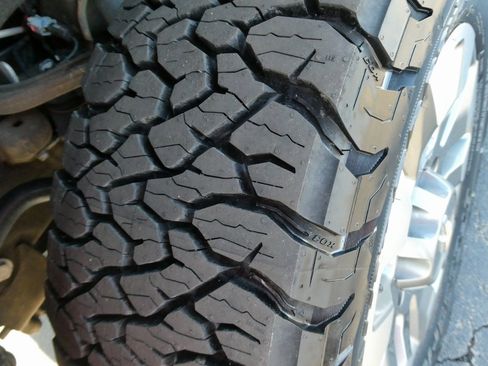 Certified 2024 Chevrolet Silverado 2500 Custom w/ Custom Convenience Package image 15