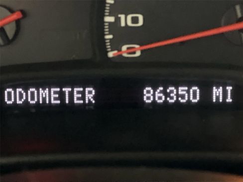 Used 2004 Chevrolet Corvette Coupe w/ Roof Package image 9