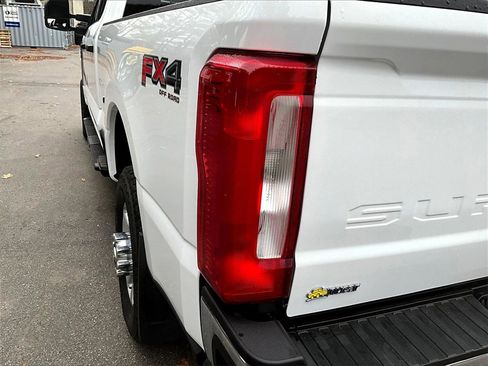 Used 2023 Ford F350 XLT w/ FX4 Off-Road Package image 34