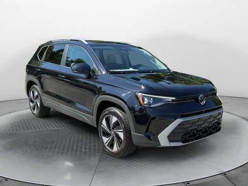 New 2026 Volkswagen Taos SE AWD/4WD image 1