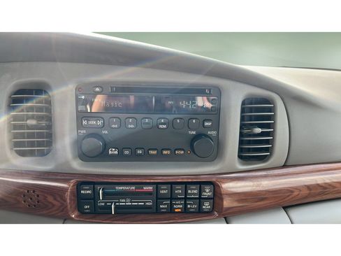 Used 2003 Buick Le Sabre Custom w/ Comfort & Style Package FWD image 18
