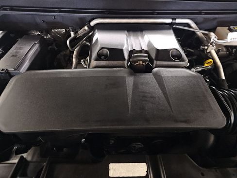 Used 2024 Chevrolet Colorado ZR2 w/ ZR2 Bison Edition AWD/4WD image 31