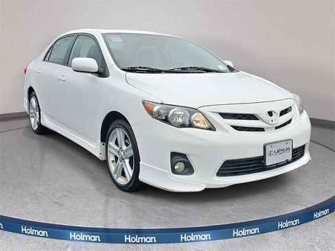 Used 2013 Toyota Corolla S image 3