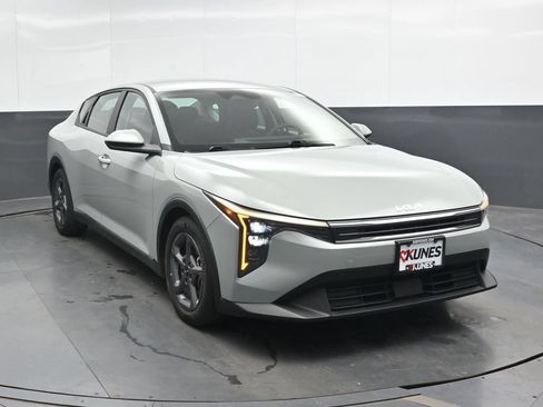 Used 2025 Kia K4 FWD image 4
