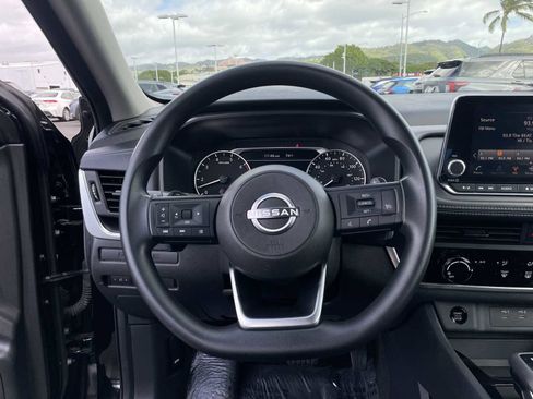 Used 2024 Nissan Rogue S image 11