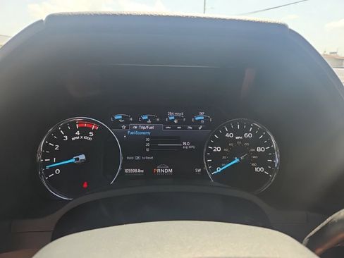 Used 2022 Ford F250 Platinum w/ FX4 Off-Road Package AWD/4WD image 20