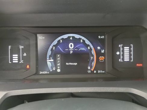 Used 2025 Toyota 4Runner SR5 AWD/4WD image 23