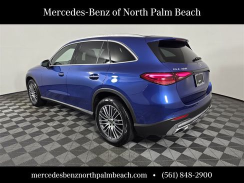Certified 2025 Mercedes-Benz GLC 300 image 4