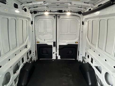 Used 2020 Ford Transit 250 Medium Roof RWD image 20