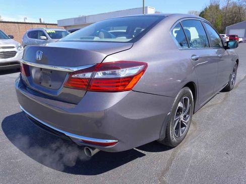 Used 2017 Honda Accord LX image 6