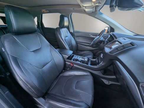 Used 2020 Ford Edge Titanium w/ Equipment Group 301A FWD image 9