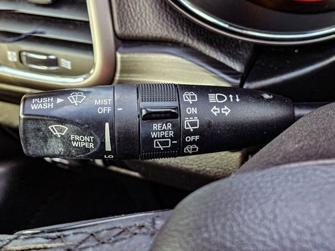 Used 2019 Jeep Grand Cherokee Altitude image 22