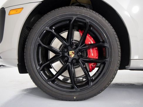 New 2026 Porsche Macan GTS image 11