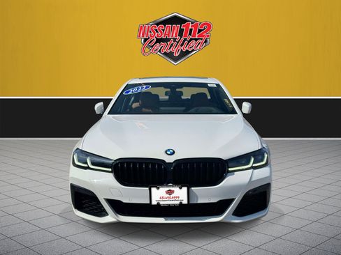 Used 2022 BMW 530i xDrive w/ M Sport Package AWD/4WD image 2