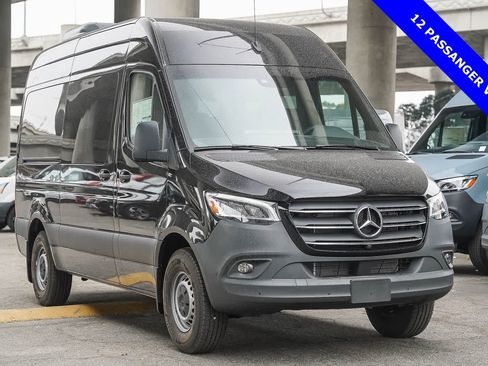 Used 2024 Mercedes-Benz Sprinter 2500 image 3