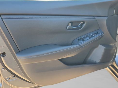 Certified 2025 Nissan Sentra S image 17