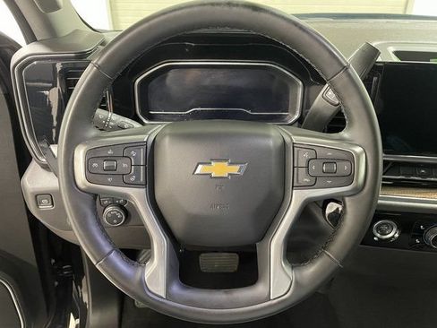 Used 2024 Chevrolet Silverado 1500 LT AWD/4WD image 14