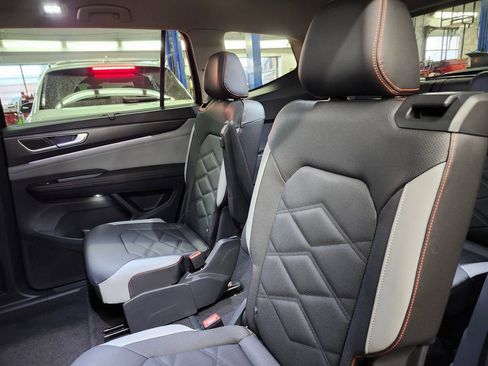 New 2026 Volkswagen Atlas Peak Edition AWD/4WD image 11