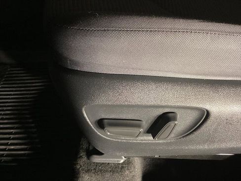 Certified 2023 Toyota Highlander LE image 19