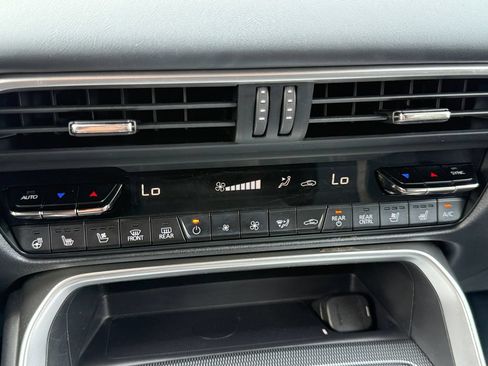 Used 2024 MAZDA CX-90 Plug-In Hybrid w/ Premium Plus AWD/4WD image 17