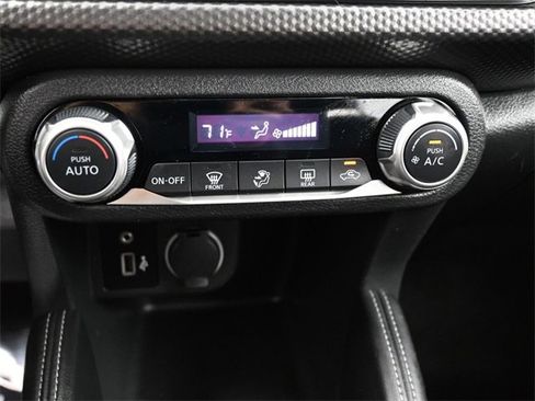 Used 2019 Nissan Kicks SV image 16