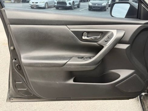 Used 2018 Nissan Altima 2.5 S w/ S Convenience Package image 11