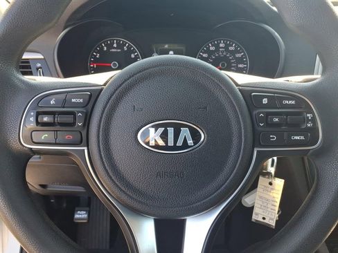 Used 2016 Kia Optima LX w/ LX Convenience Package image 5