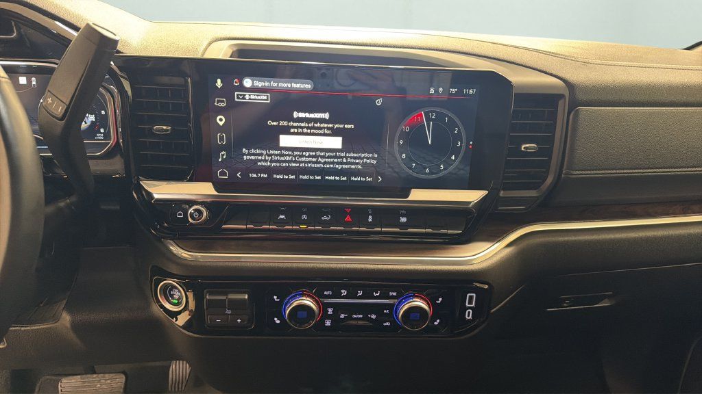 Used 2025 GMC Sierra 1500 SLT AWD/4WD image 11