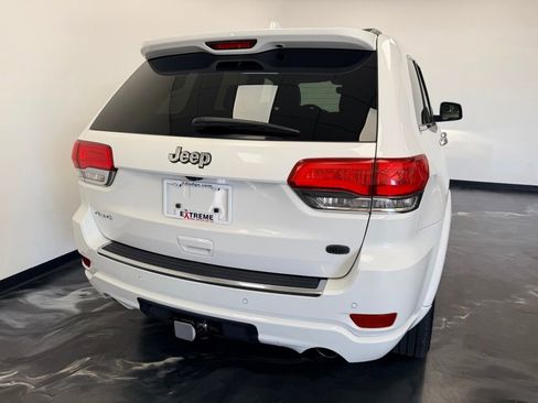 Used 2020 Jeep Grand Cherokee Overland AWD/4WD image 6