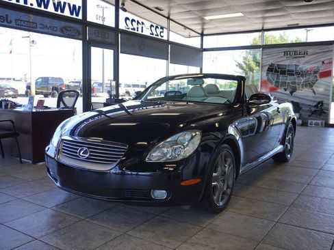 Used 2005 Lexus SC 430 Convertible RWD image 3