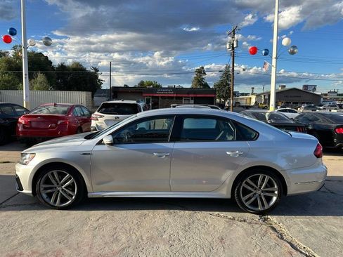 Used 2018 Volkswagen Passat 2.0T R-Line FWD image 4