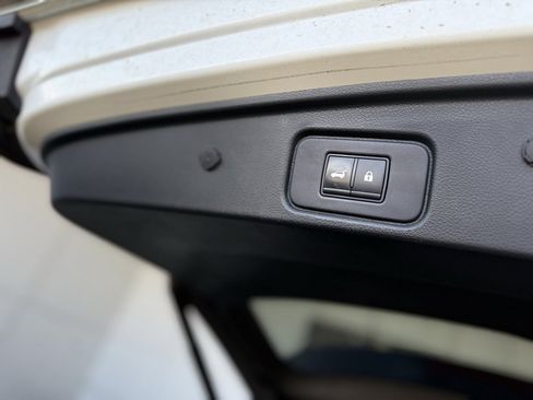 Used 2022 Nissan Pathfinder Platinum w/ Cargo Package image 14