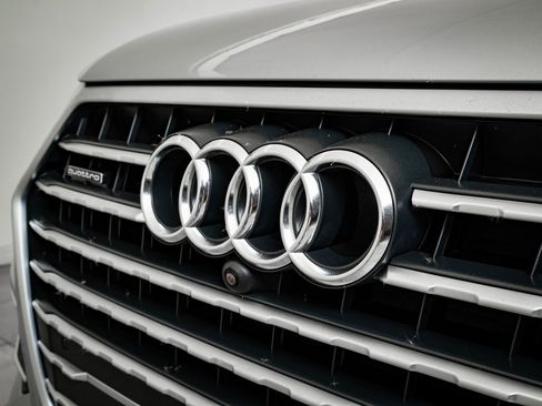 Used 2018 Audi Q7 3.0T Prestige w/ Prestige Package image 3