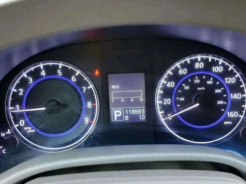 Used 2015 INFINITI Q40 w/ Moonroof Package image 12