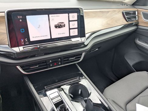 New 2026 Volkswagen Atlas SE image 21