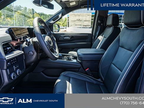 New 2026 Chevrolet Suburban Premier RWD image 18