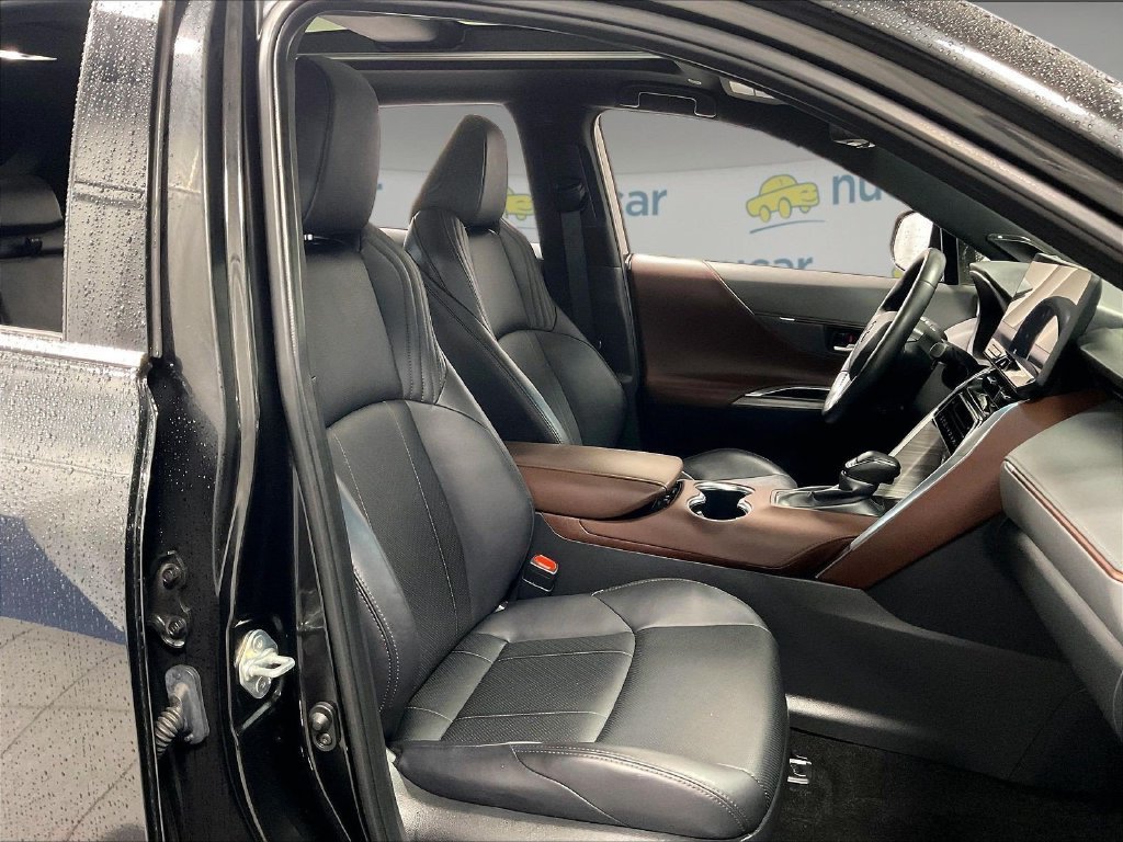 Used 2023 Toyota Venza Limited AWD/4WD image 11