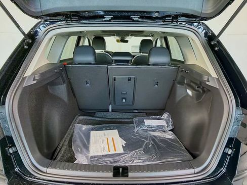 New 2026 Volkswagen Taos SE FWD image 26