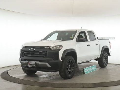 Used 2024 Chevrolet Colorado Trail Boss w/ Safety Package image 10