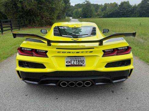 Used 2024 Chevrolet Corvette Z06 RWD image 5