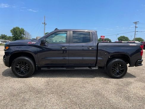 Used 2023 Chevrolet Silverado 1500 Custom Trail Boss AWD/4WD image 2