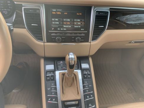 Used 2016 Porsche Macan S image 16