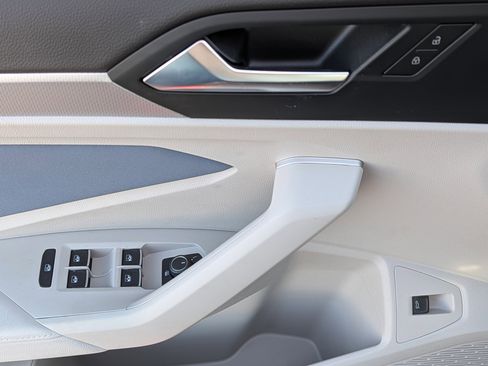 New 2026 Volkswagen Jetta SE image 8