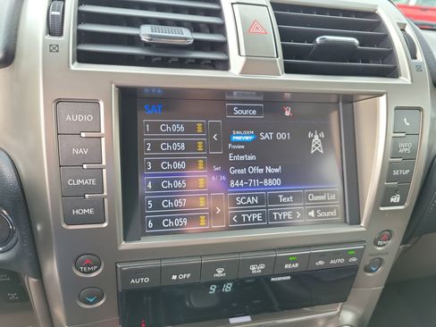 Used 2020 Lexus GX 460 Luxury w/ Accessory Package AWD/4WD image 15