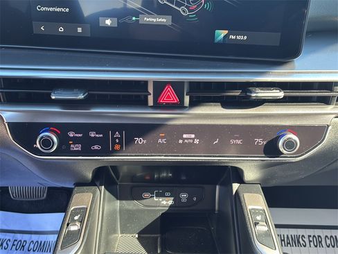 Used 2025 Kia Sorento EX image 28