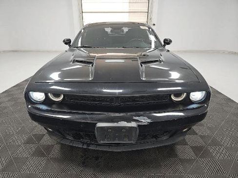 Used 2016 Dodge Challenger R/T image 6