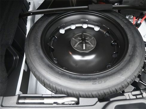 New 2025 Mercedes-Benz GLC 300 image 16