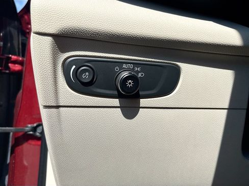 Used 2023 Buick Envision Preferred AWD/4WD image 31