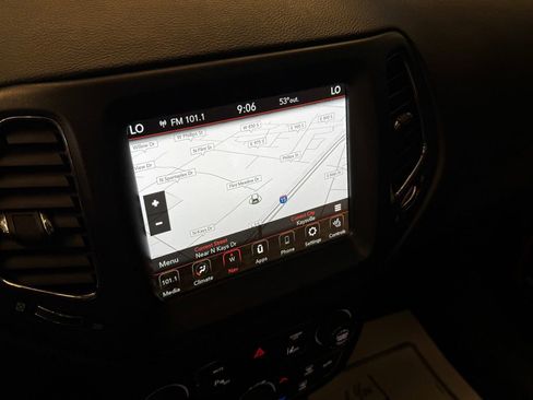 Used 2021 Jeep Compass Trailhawk w/ Sun and Sound Group AWD/4WD image 12