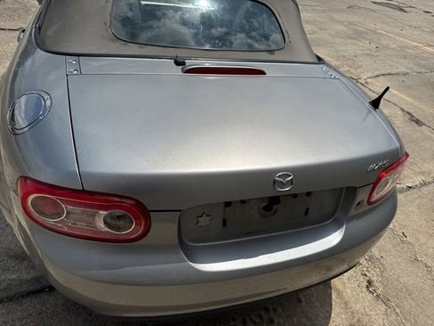 Used 2010 MAZDA MX-5 Miata Touring w/ Appearance Pkg RWD image 5